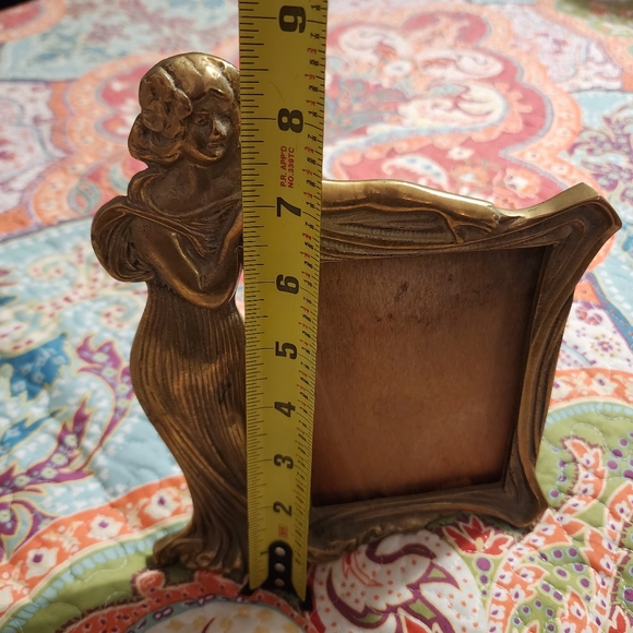 Vintage Art Nouveau Brass Picture Frame, Woman Holding Frame - Picture 9 of 10